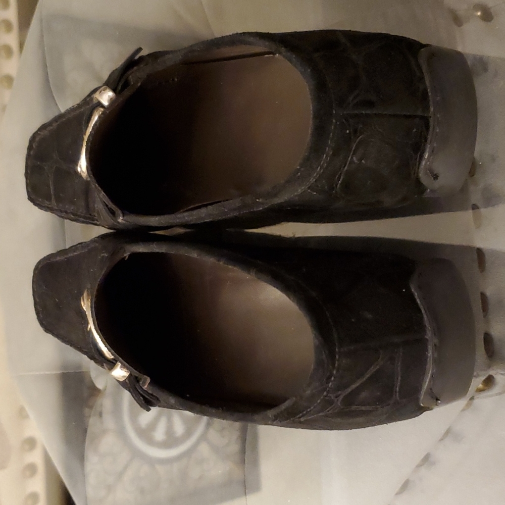 Stuart Weitzman Suede Croc Embossed Shoes - Picture 4 of 13